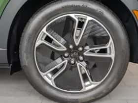 Ford Mustang Mach-E thumbnail 23