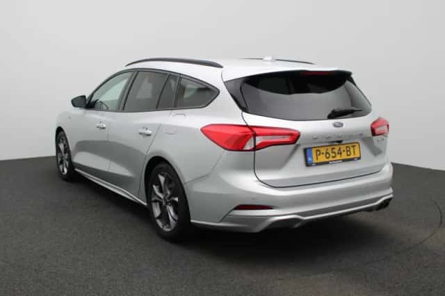Ford Focus (2022) thumbnail 2