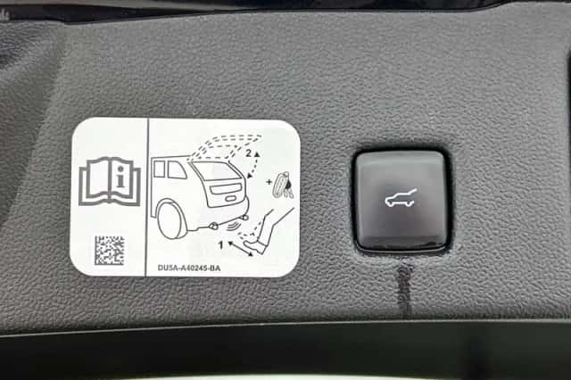 Ford Kuga (2021) thumbnail 23