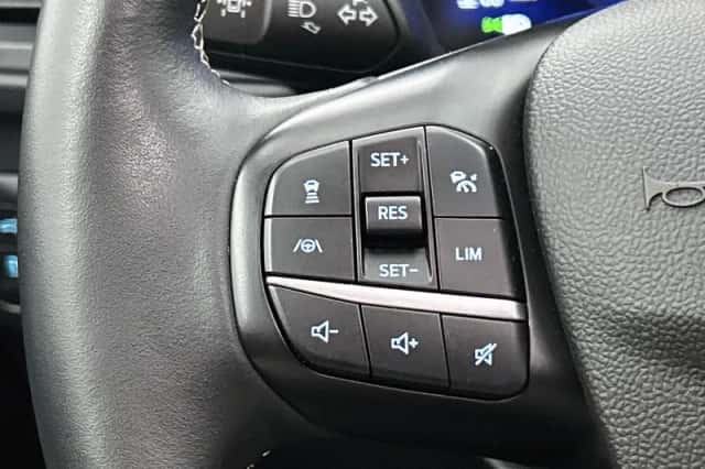 Ford Kuga (2021) thumbnail 6