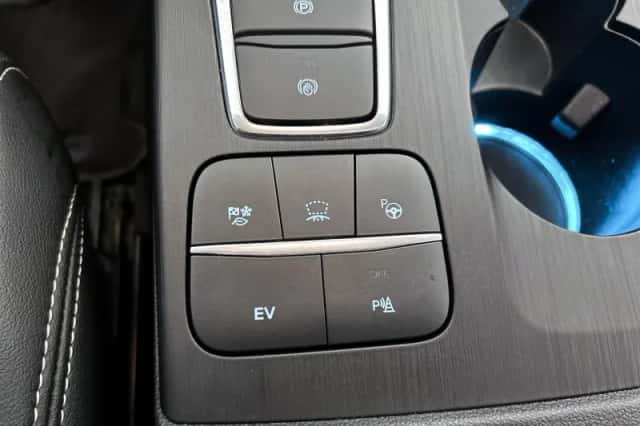 Ford Kuga (2021) thumbnail 10