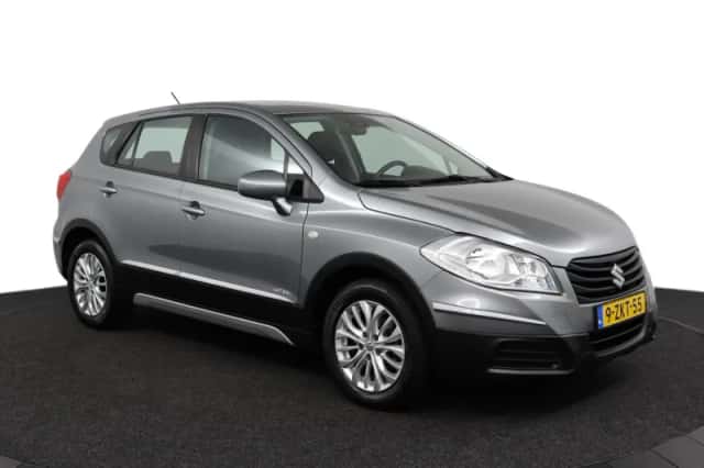 Suzuki S-Cross (2015) thumbnail 5