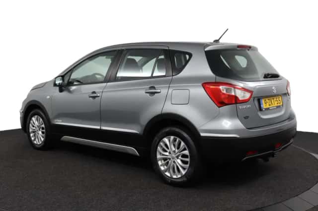 Suzuki S-Cross (2015) thumbnail 6