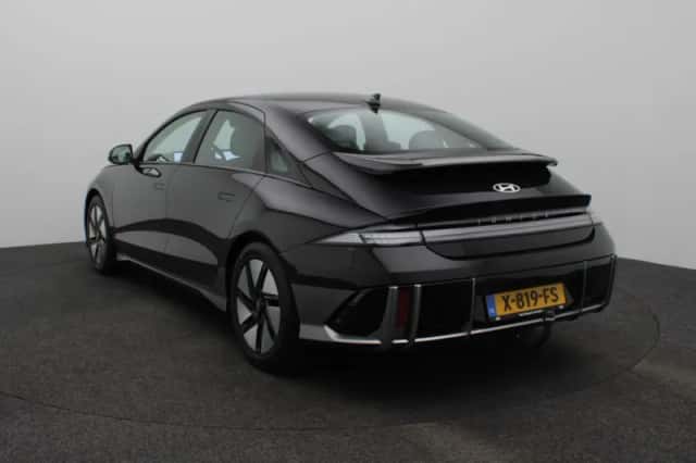 Hyundai Ioniq 6 (2023) thumbnail 3