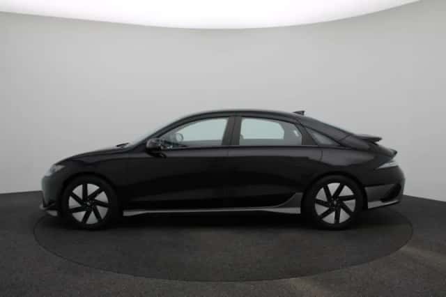 Hyundai Ioniq 6 (2023) thumbnail 5