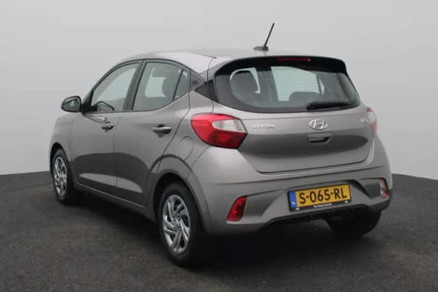 Hyundai i10 (2023) thumbnail 2