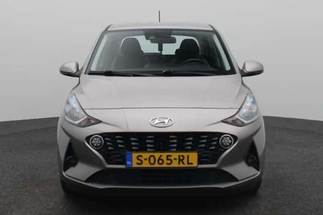 Hyundai i10 (2023) thumbnail 3