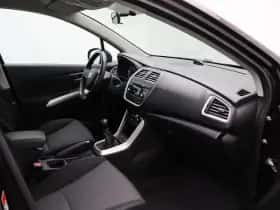 Suzuki S-Cross thumbnail 37