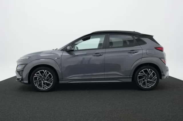 Hyundai Kona (2022) thumbnail 4