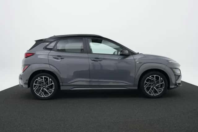 Hyundai Kona (2022) thumbnail 6