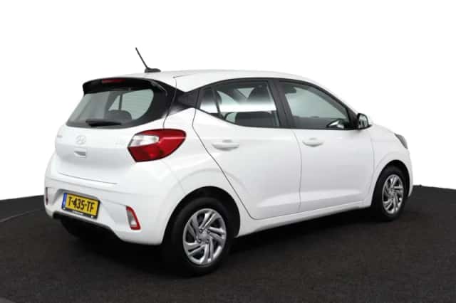 Hyundai i10 (2023) thumbnail 2