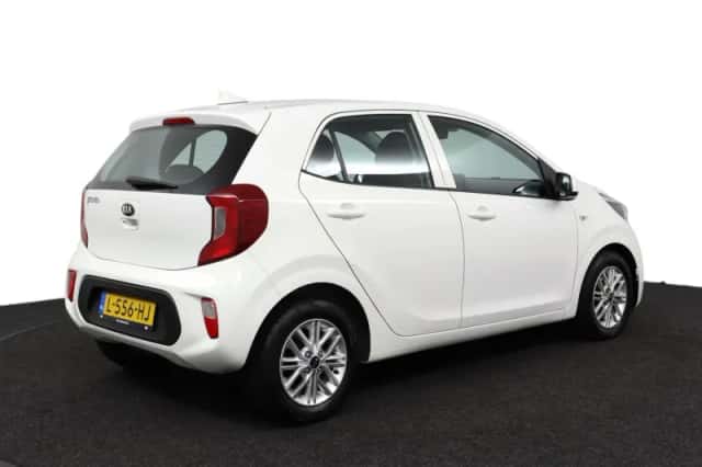 Kia Picanto (2021) thumbnail 2