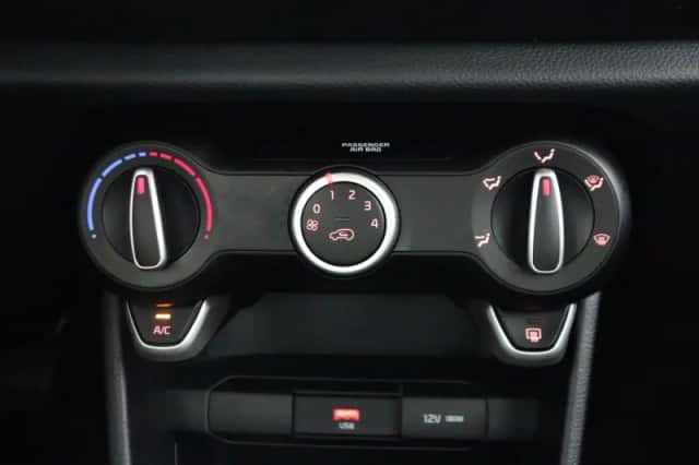 Kia Picanto (2021) thumbnail 6
