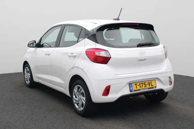 Hyundai i10 (2023) thumbnail 2