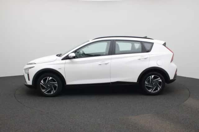 Hyundai Bayon (2022) thumbnail 4