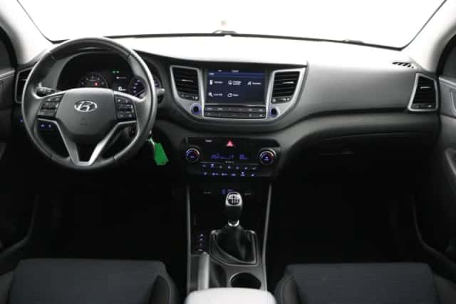 Hyundai Tucson (2016) thumbnail 5