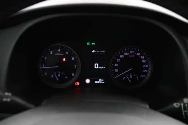 Hyundai Tucson (2016) thumbnail 6
