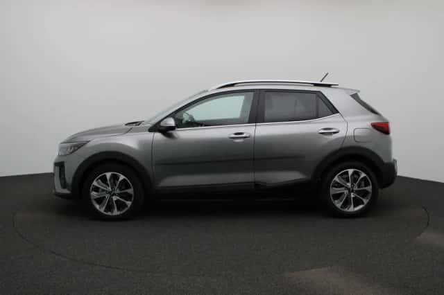 Kia Stonic (2024) thumbnail 4