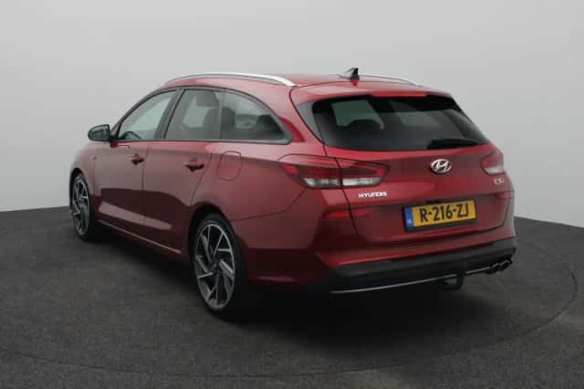 Hyundai i30 (2023) thumbnail 2