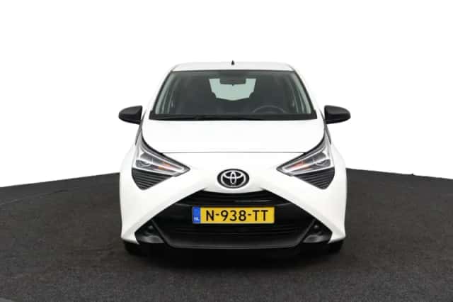 Toyota Aygo (2022) thumbnail 5
