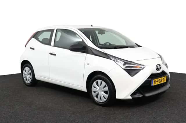 Toyota Aygo (2022) thumbnail 6
