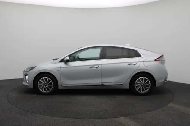 Hyundai Ioniq (2021) thumbnail 5