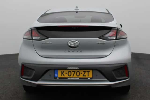 Hyundai Ioniq (2021) thumbnail 6