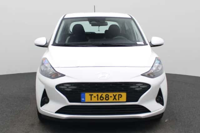 Hyundai i10 (2023) thumbnail 3