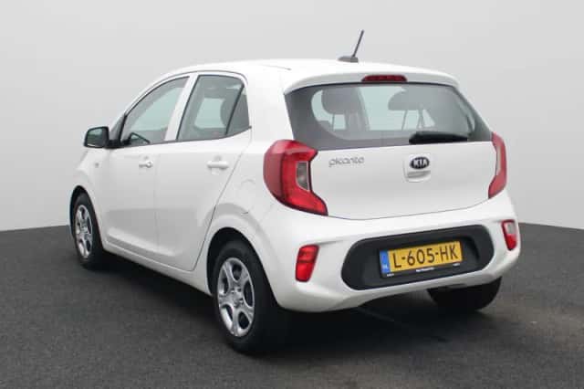 Kia Picanto (2021) thumbnail 2