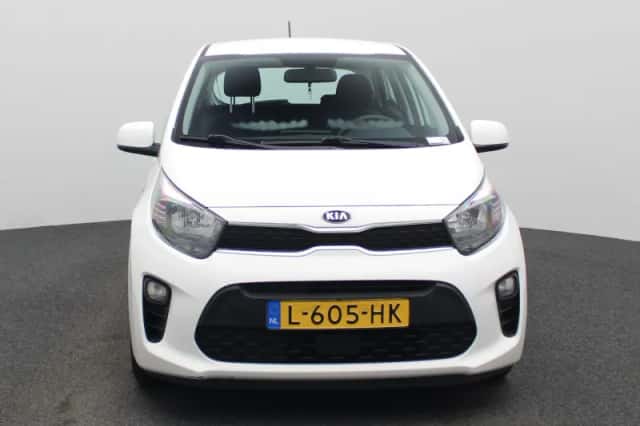 Kia Picanto (2021) thumbnail 3