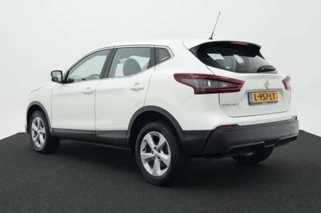 Nissan Qashqai (2021) thumbnail 3