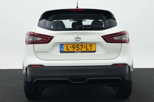 Nissan Qashqai (2021) thumbnail 6