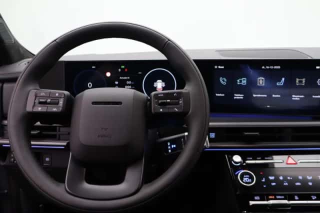 Hyundai Santa Fe (2025) thumbnail 8