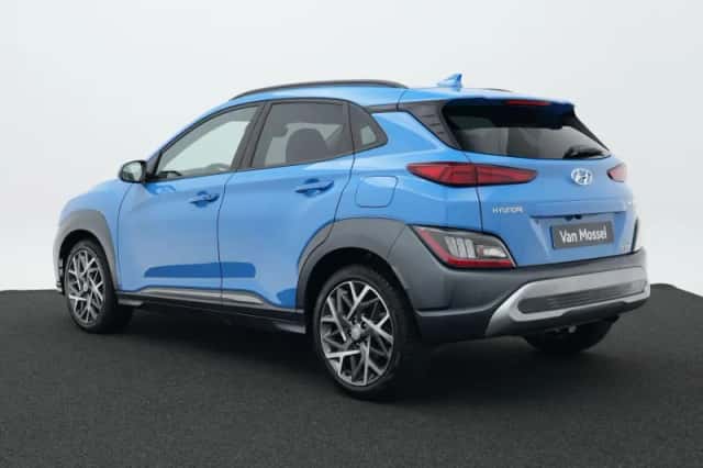 Hyundai Kona (2022) thumbnail 3
