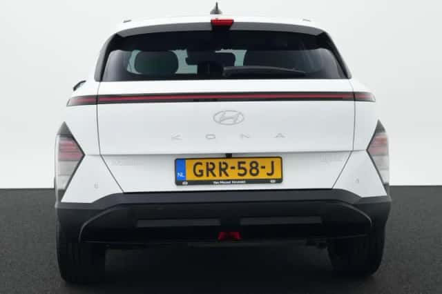 Hyundai Kona (2024) thumbnail 6