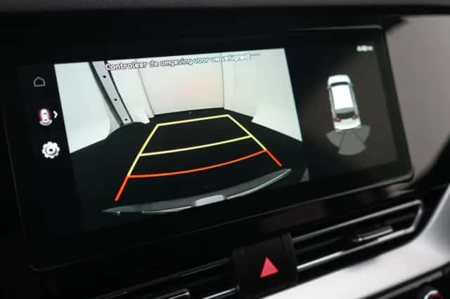 Kia Niro (2022) thumbnail 34