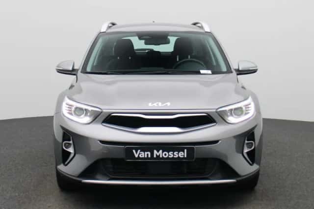 Kia Stonic (2024) thumbnail 4