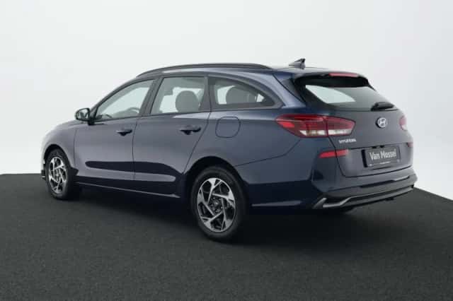 Hyundai i30 (2025) thumbnail 3