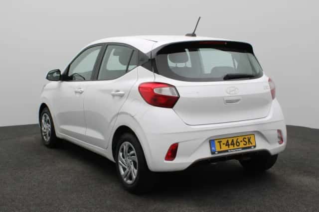 Hyundai i10 (2023) thumbnail 2