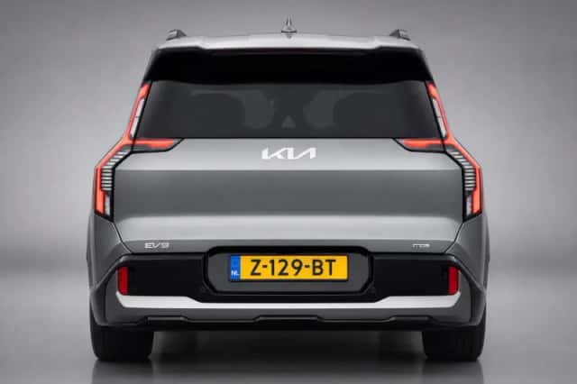 Kia EV9 (2024) thumbnail 2