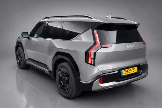 Kia EV9 (2024) thumbnail 3