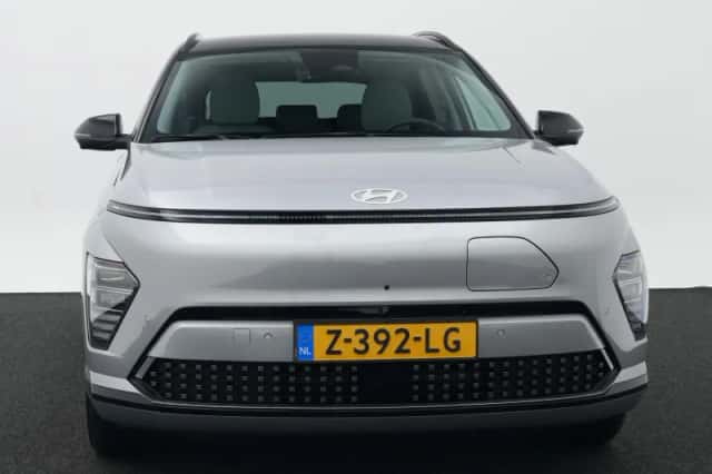 Hyundai Kona (2024) thumbnail 4