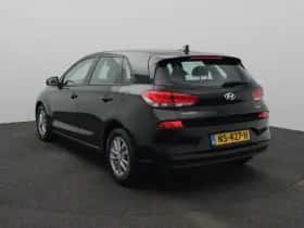 Hyundai i30 (2017) thumbnail 2