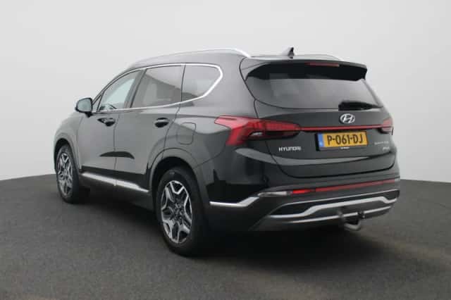 Hyundai Santa Fe (2022) thumbnail 2