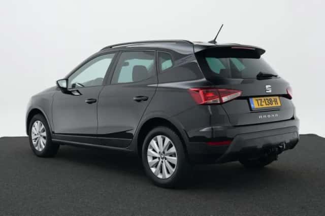 SEAT Arona (2018) thumbnail 3