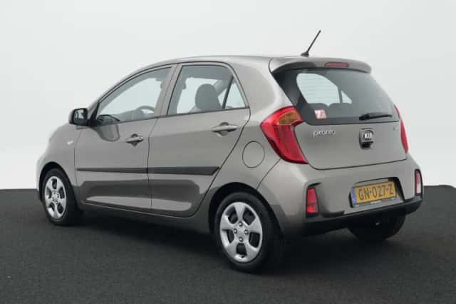 Kia Picanto (2015) thumbnail 2