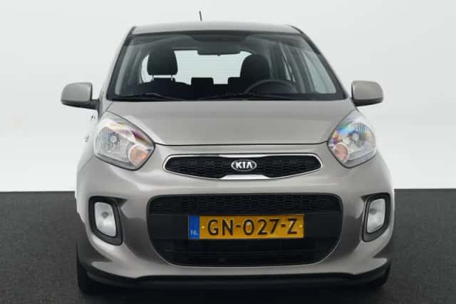 Kia Picanto (2015) thumbnail 3