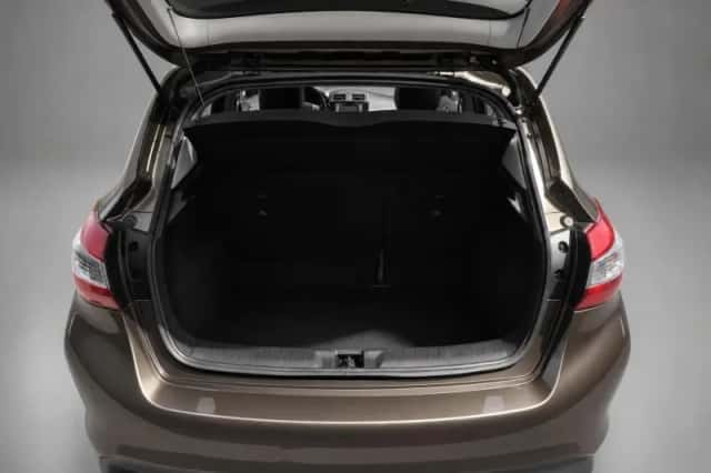 Nissan Pulsar (2017) thumbnail 5