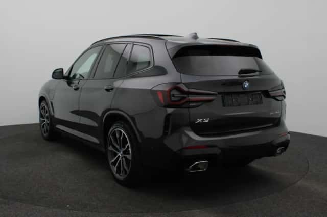 BMW X3 (2023) thumbnail 3
