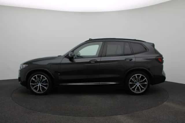 BMW X3 (2023) thumbnail 5